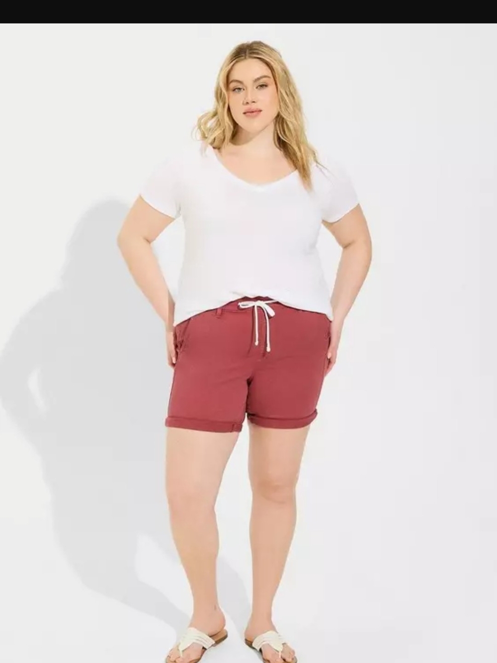 Torris Drawstring Bermuda Shorts in Maroon